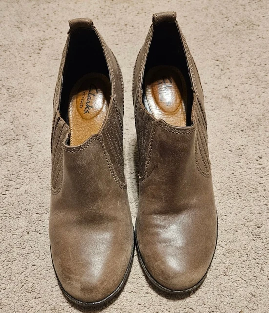 CLARKS BOOTS WOMENS 8 M Jolissa Gypsum Brown Leather Ankle Heeled